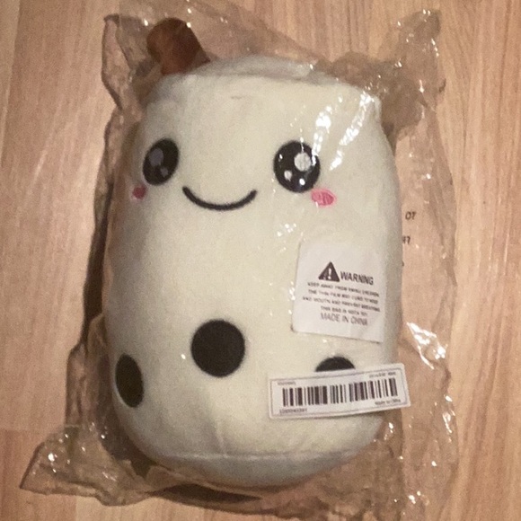 Free with purchase of $200 Boba Plush - Picture 2 of 2